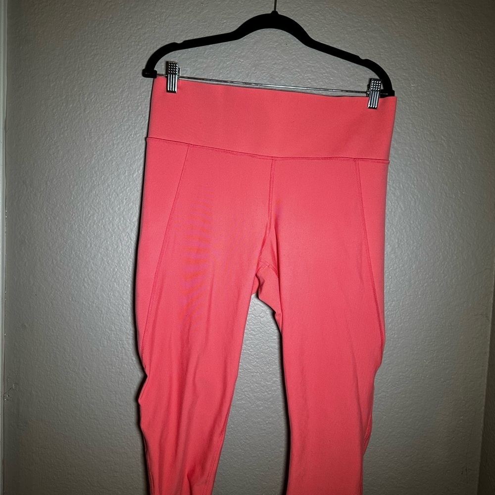 Old Navy Bundle (1 top and 3 bottom) - Picture 6 of 6